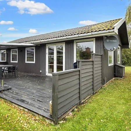Three-bedroom In Juelsminde 15