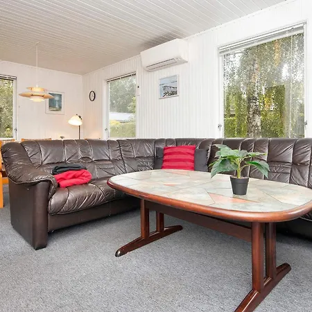 Three-bedroom In Juelsminde 15 Hébergement de vacances *