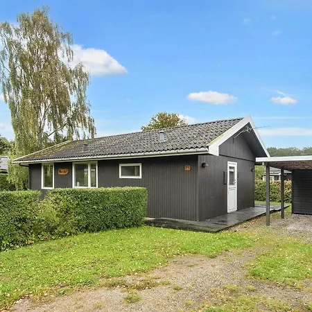 Three-bedroom In Juelsminde 15